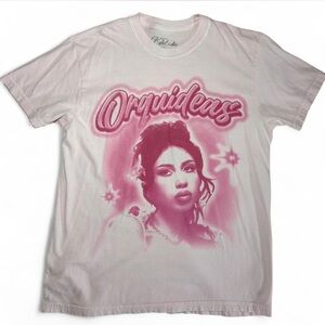 Kali Uchis Pink Orquídeas Portrait Short-Sleeve T-Shirt